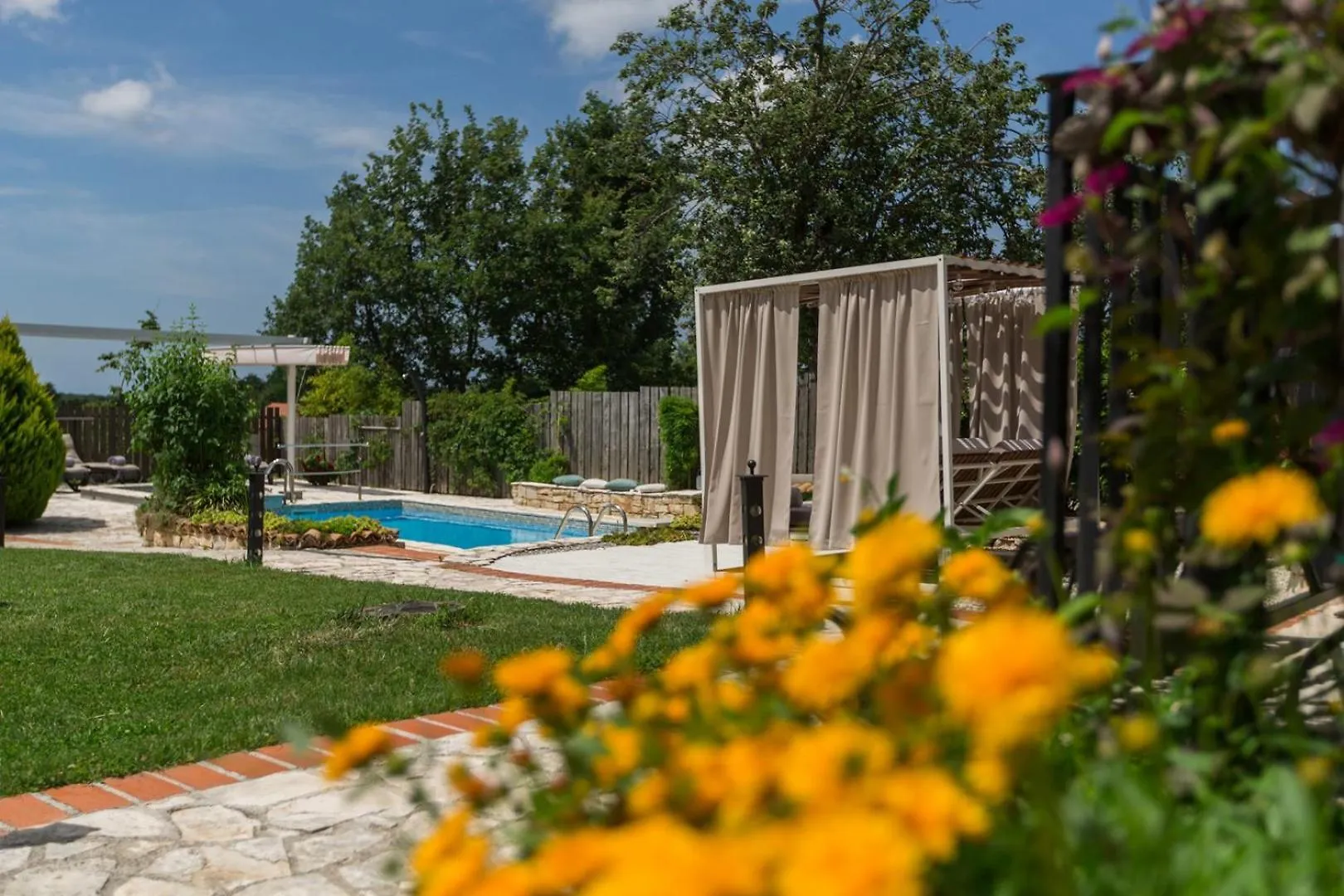 Villa Vital Vizinada 0*,  Croatia
